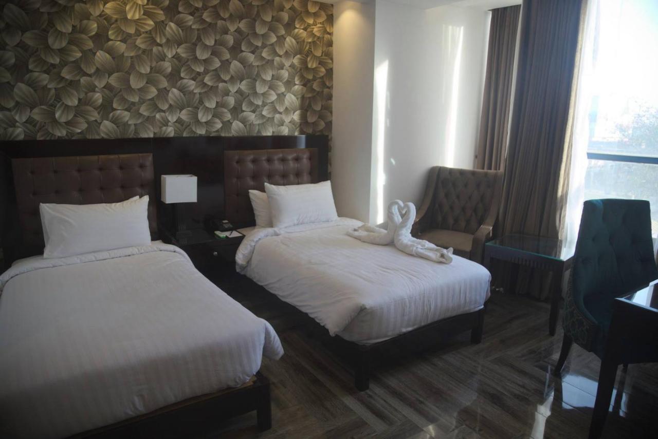Savoey Hotel Lahore Esterno foto