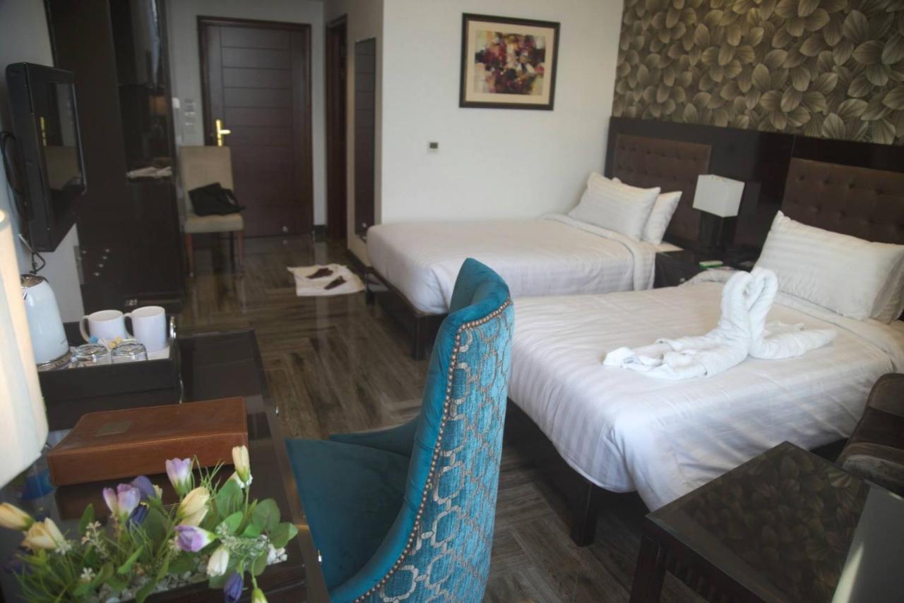 Savoey Hotel Lahore Esterno foto