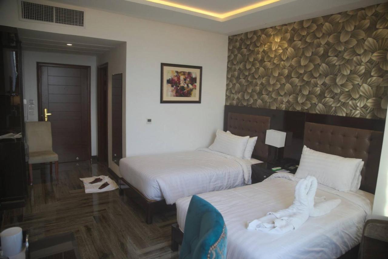 Savoey Hotel Lahore Esterno foto