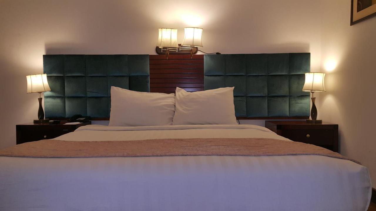 Savoey Hotel Lahore Esterno foto