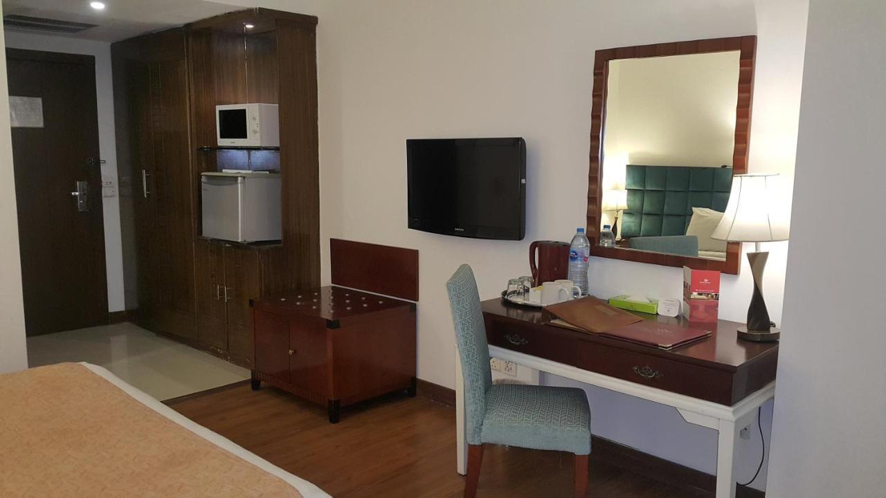Savoey Hotel Lahore Esterno foto